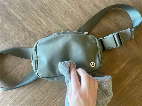 how to wash a lululemon belt bag